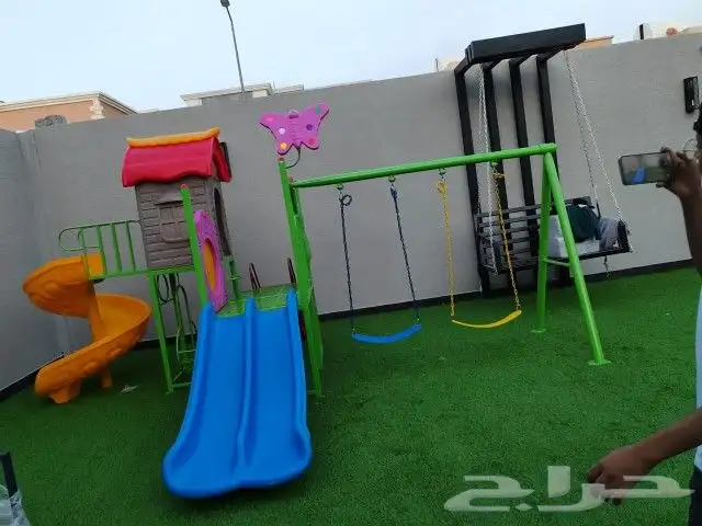 مراجيح حدائق للاطفال نطاطات ترامبولين ارضيات اسفنجية 0