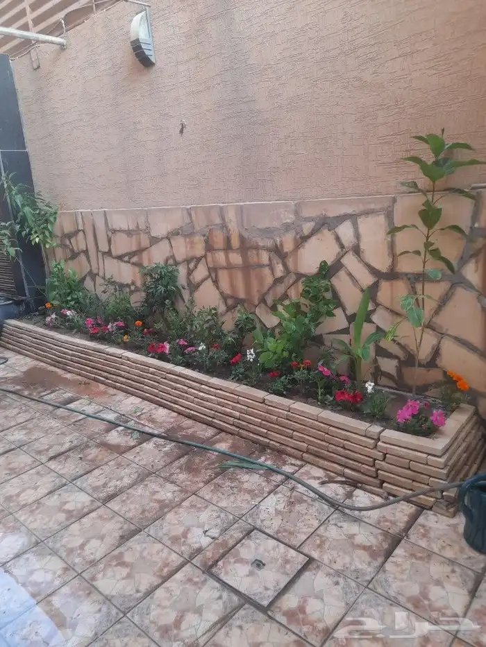 مشتل تنسيق حدائق 1