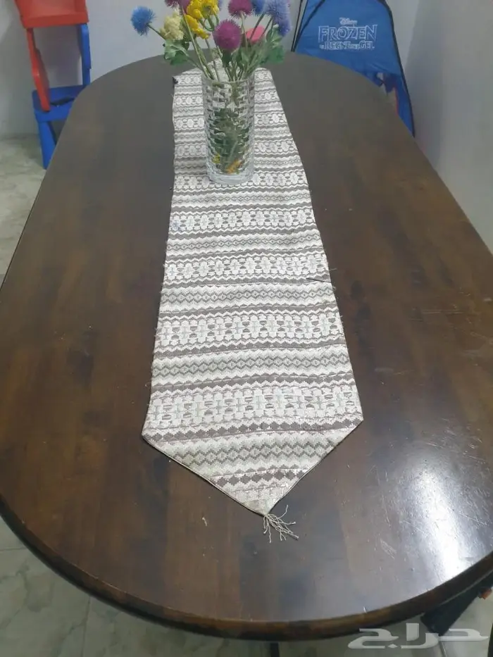 كنب مستعمل للبيع مع طاولة طعام 5