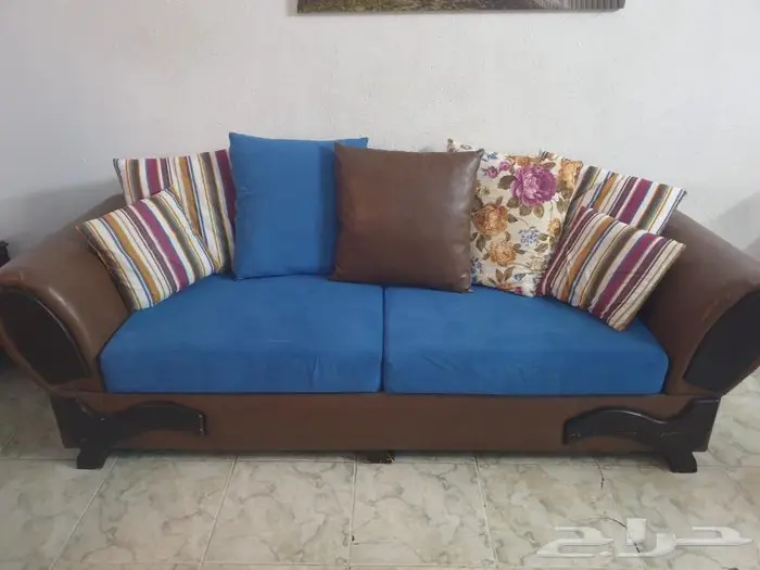 كنب مستعمل للبيع مع طاولة طعام 2