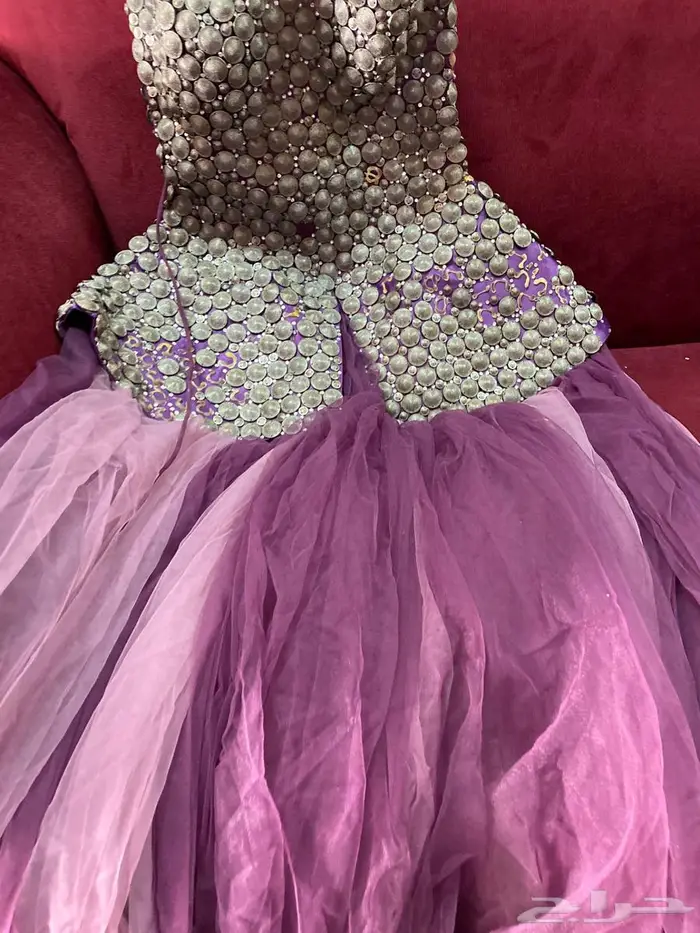 فساتين ملكة للبيع 0