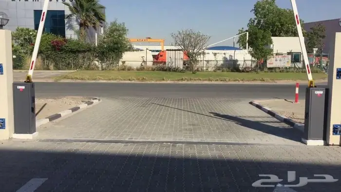 بوابات دخول وخروج مواقف السيارات 0