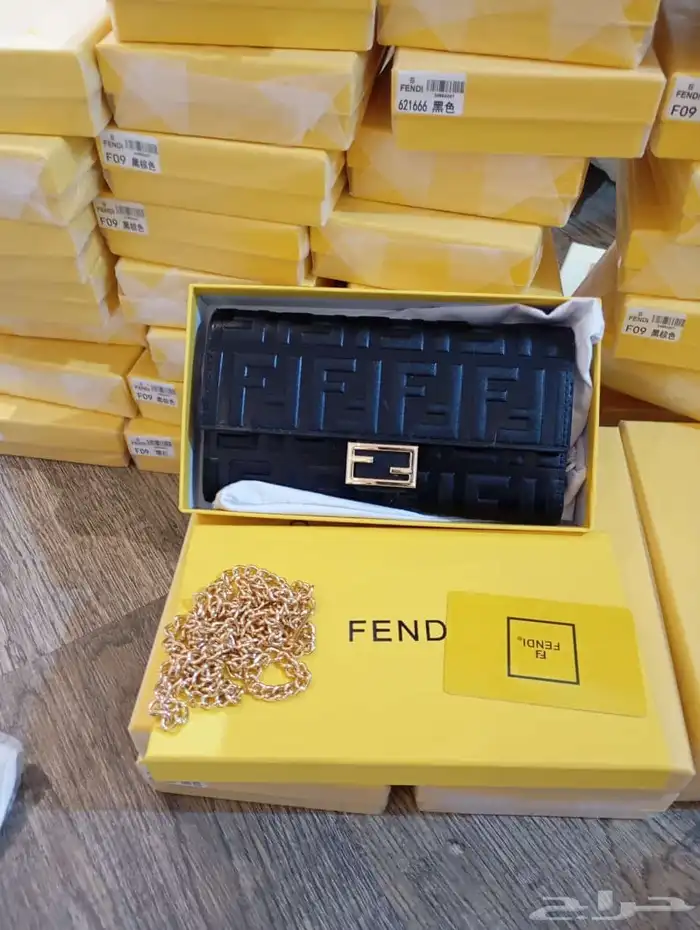 عرض شنطة فندي حلوة ومميزة 7