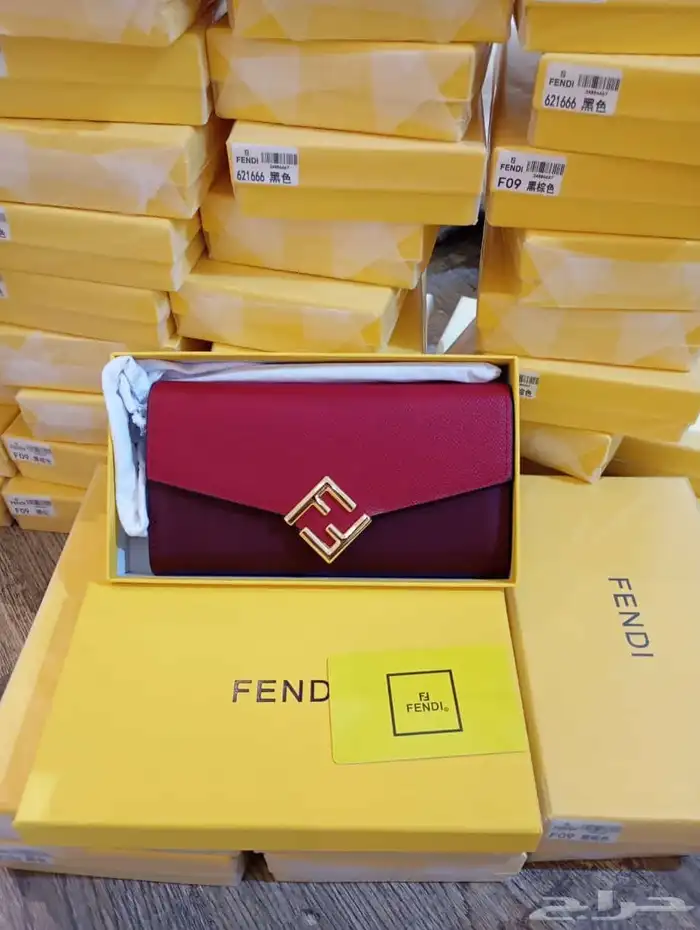 عرض شنطة فندي حلوة ومميزة 6