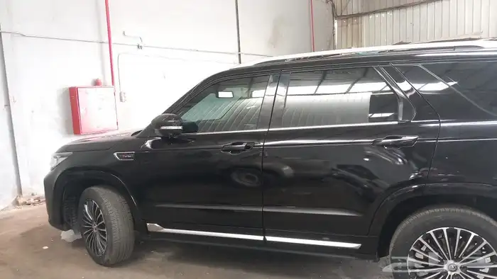 مركز تعديل عالبارد رش وسمكرا وتلميع سيارات 8