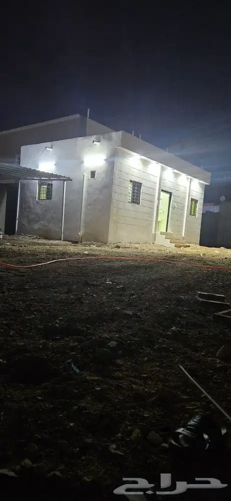 للبيع حوش مساحه 1000متر في حي مريخ يبعد عن الخط السريع5دقايق 0