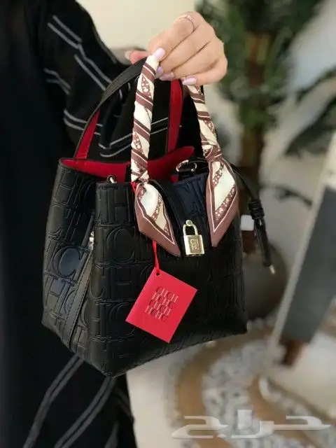 يوجد جميع الشنط جمله وقطاعي 6