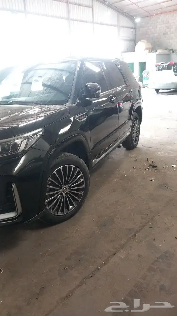 مركز تعديل عالبارد رش وسمكرا وتلميع سيارات 9