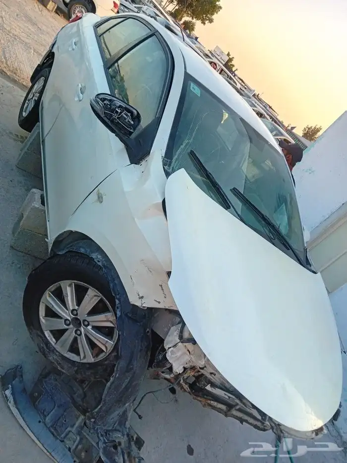 يارس 2015 قطع غيار مستعمل باجمل الأسعار 3