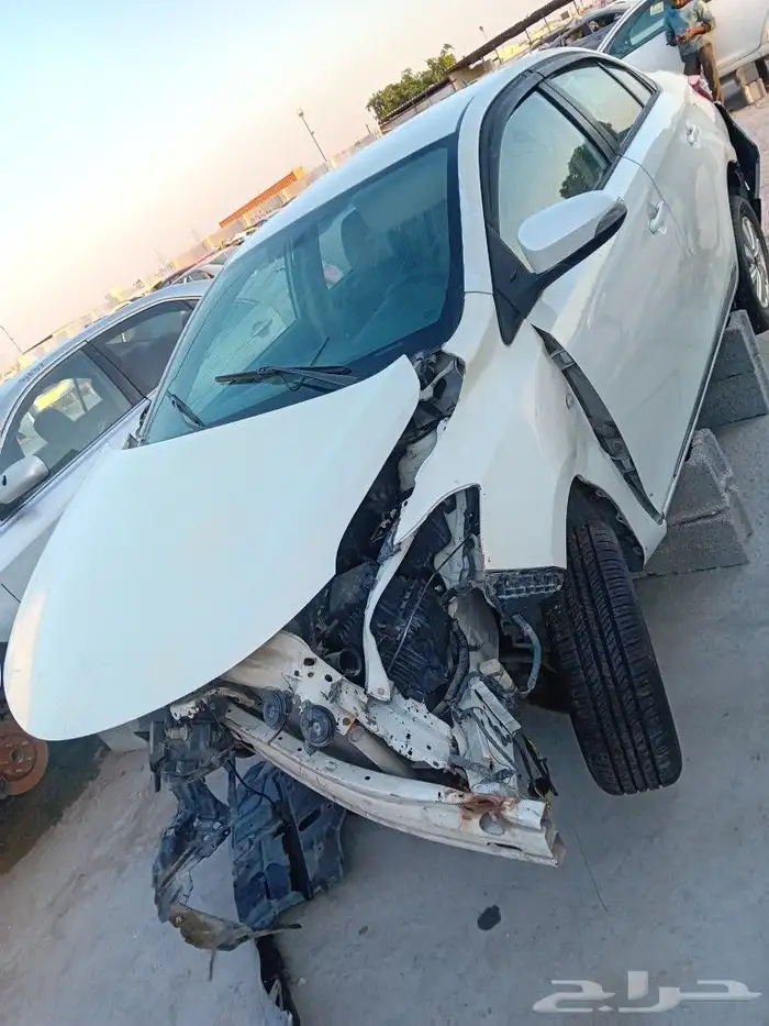 يارس 2015 قطع غيار مستعمل باجمل الأسعار 2