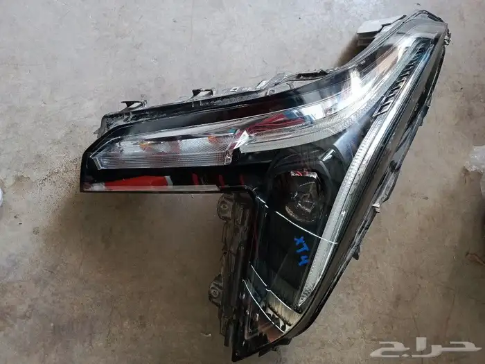شمعت كاديلاك XT4يمين. 2020 0
