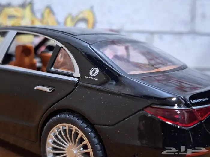 للبيع مجسم مرسيدس الجوهره 1.24 7