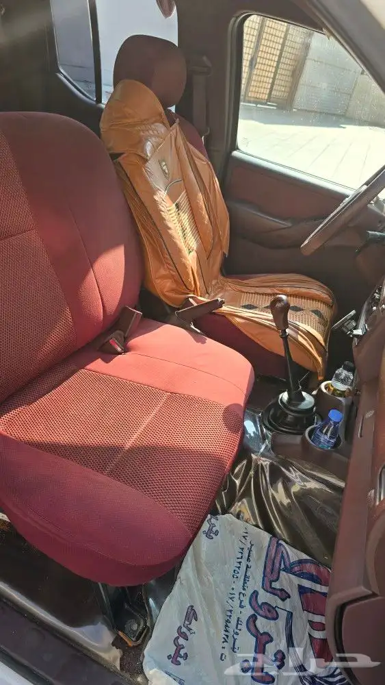 نيسان نيفارا 28