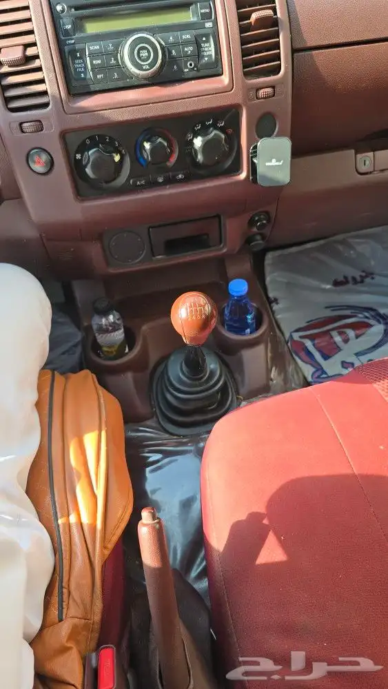 نيسان نيفارا 25