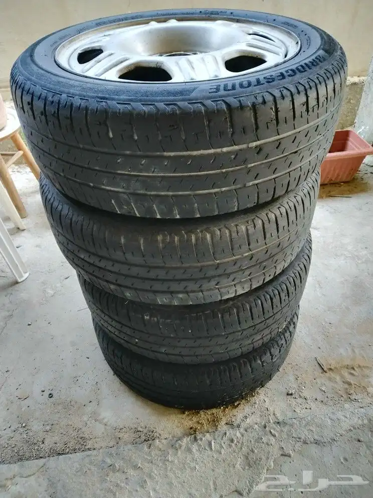 فرصه ب380جنوط بكفراتها R16مقابل كفراتR16 55 195 1