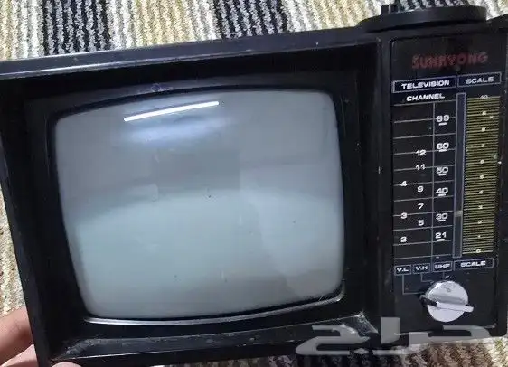 تلفزيون قديم كوري اثار يعمل كراديو وعرض مع الصوت مع شاحن 3