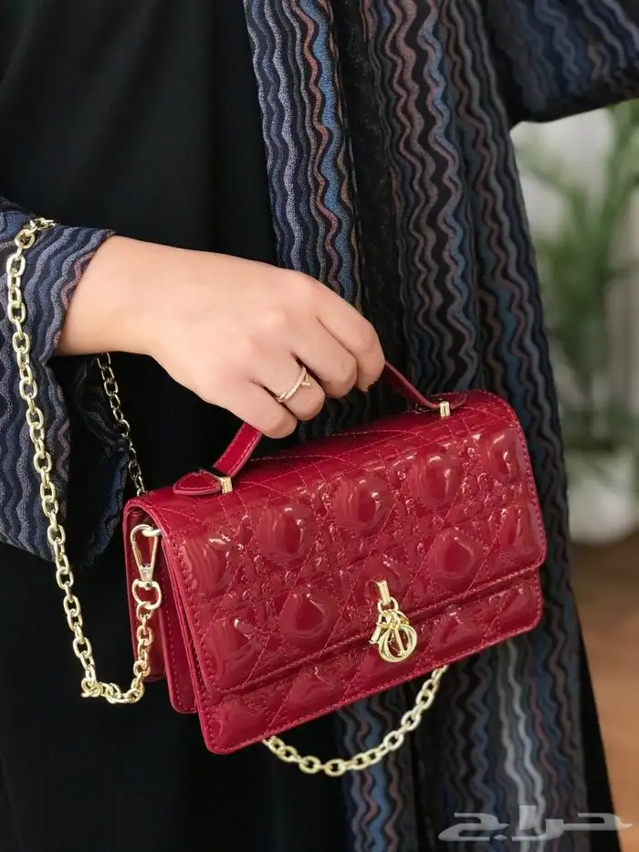 شنط برغندي عنابي هبة الشتاء عروض الجمعة البيضاء 17