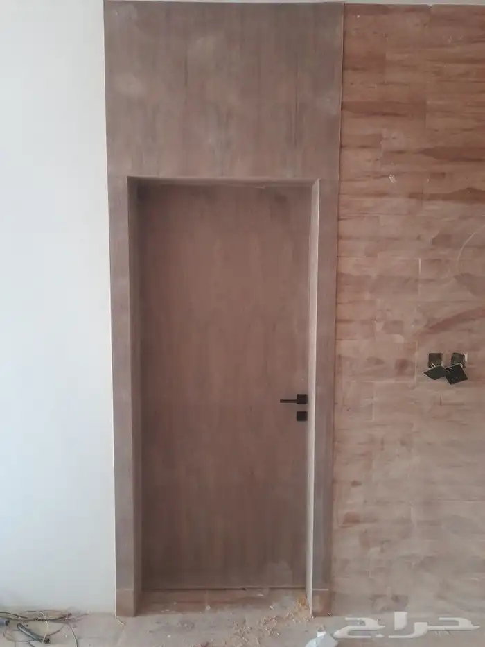 باب خشب وحديد 3