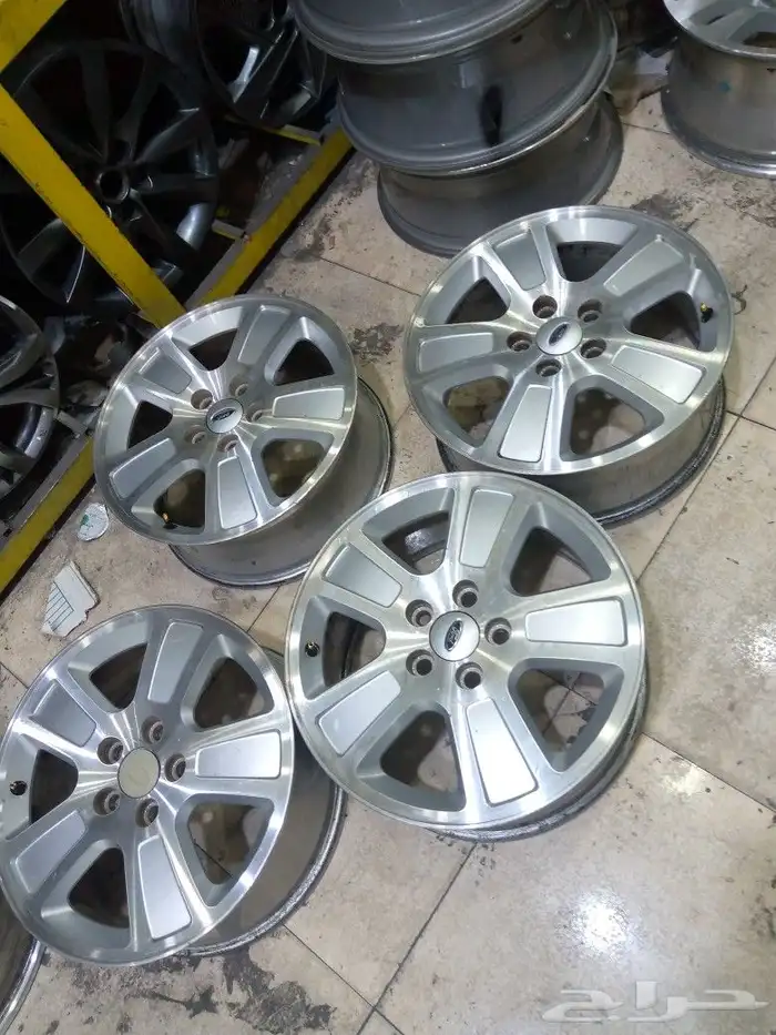 جنوط فورد فكتوريا اصلي وكاله شرط من الطعوج والرجه و 0