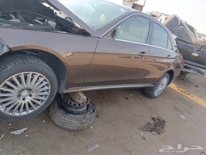 مرسيدس اي للبيع قطع غيار 4