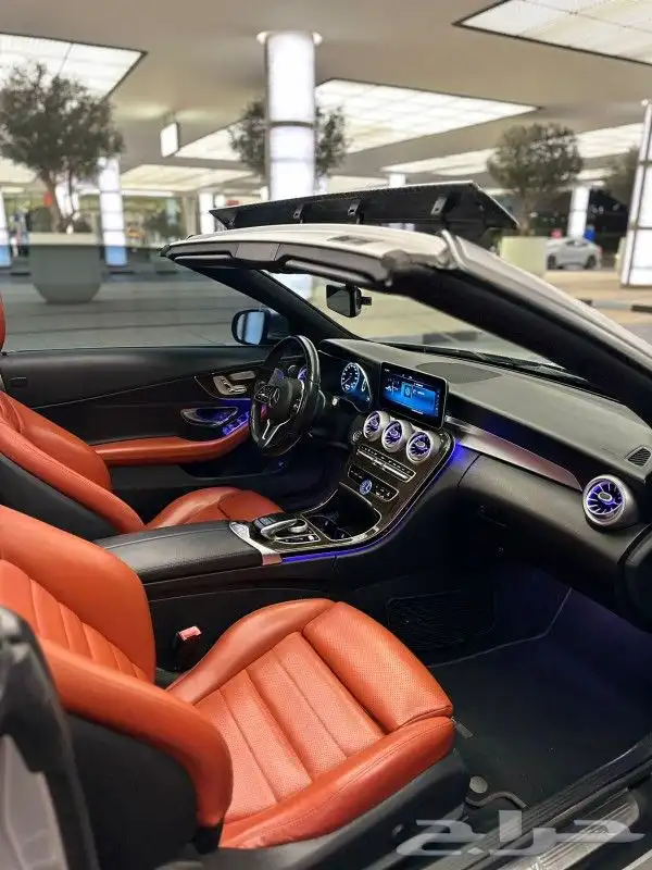 Mercedes C300 كشف موديل 2021 للايجار في دبي 8
