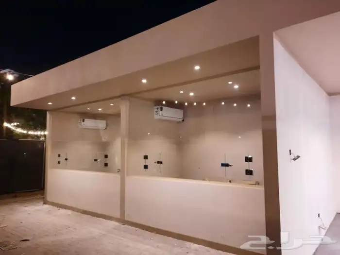 فني تركيب زجاج الشورات وجهات المحلات التجاريه وغرفه الورد 26