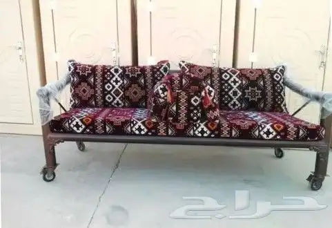 كراسي حديد 2