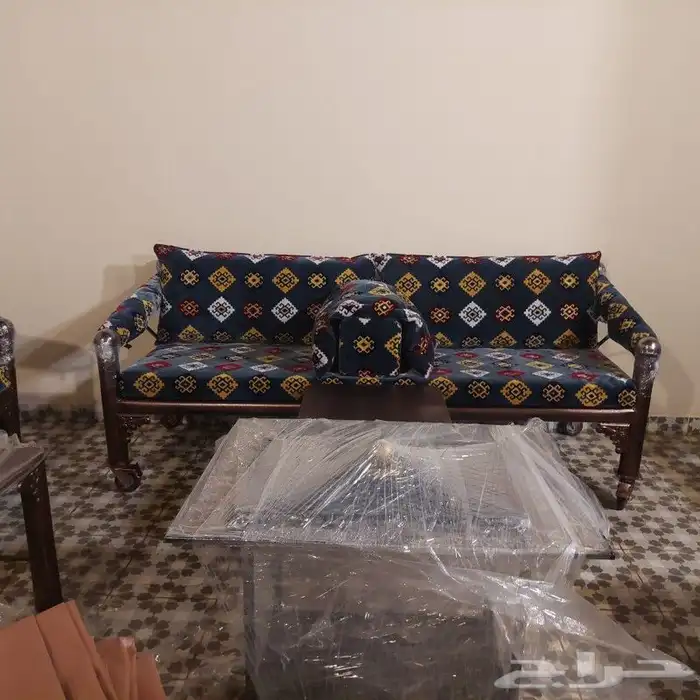 كراسي حديد 0