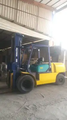 رافعة شوكية (فوركلفت) forklift للإيجار 1