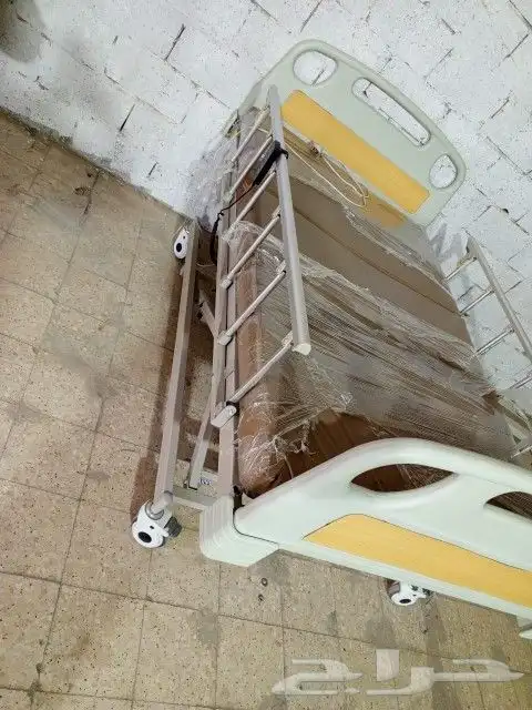 سرير طبي عرض 120 طول مترين للبيع 1
