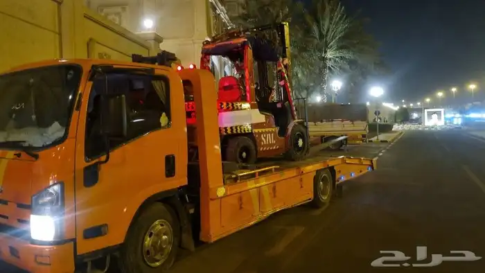 Forklifts  cranes  and tractors for rent 3