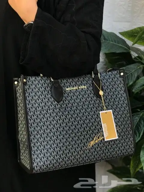 هدااياء اطقم رجالي اطقم نسائي شنط درجه اولى طبق الأصل 8