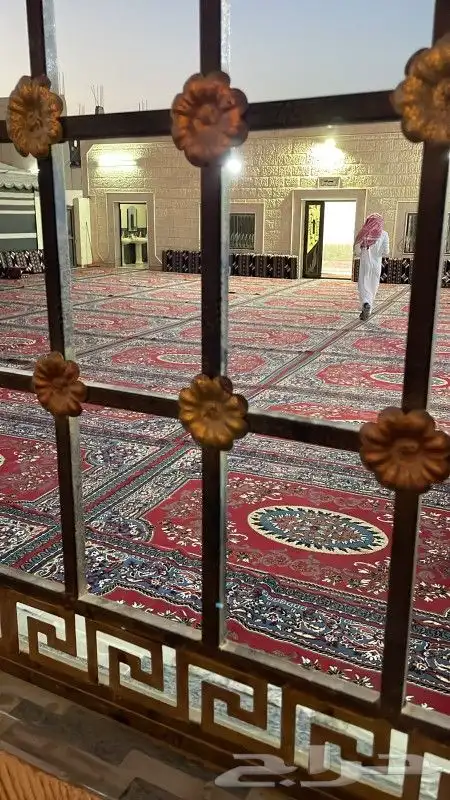 يوجد لدينا فرش ومساند وصيوان للايجار للحافلات والمناسبات 0