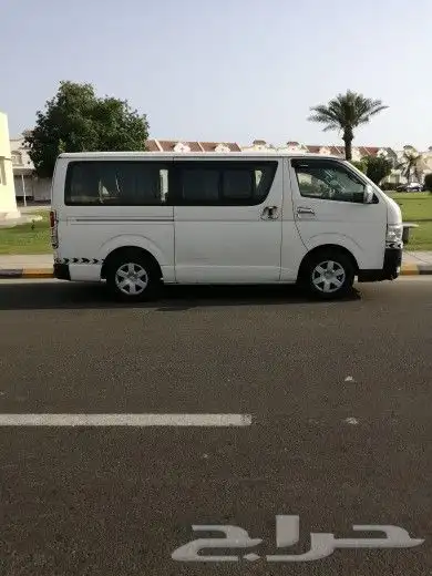 يتوفر لدينا باصات 50راكب 30راكب للايجار يومي شهري مع السائق 0