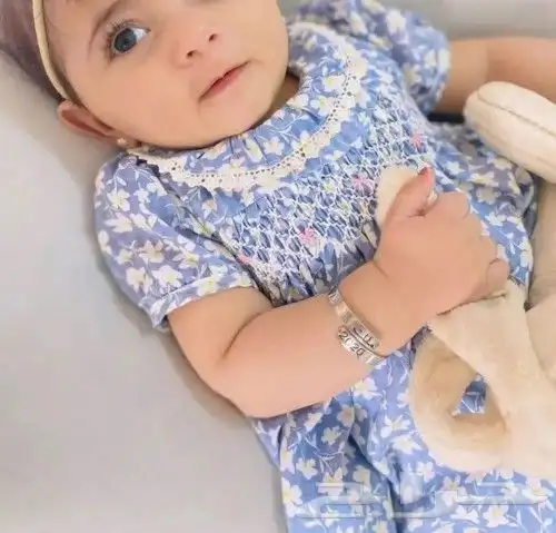 بروشات اطفال بالاسم الي ودك 0