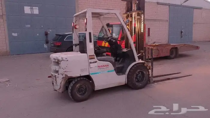 رافعة شوكية (فوركلفت) forklift للإيجار 3
