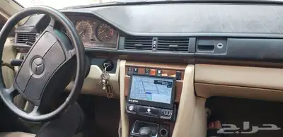 شاشة مرسيدس E300 2