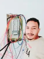 كهربائي منازل تشطيب واتاسيس وكل أعمل الصيانه في المنزل 7