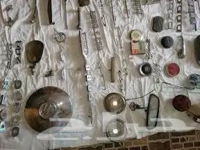 بعض قطع السيارات القديمه. 1