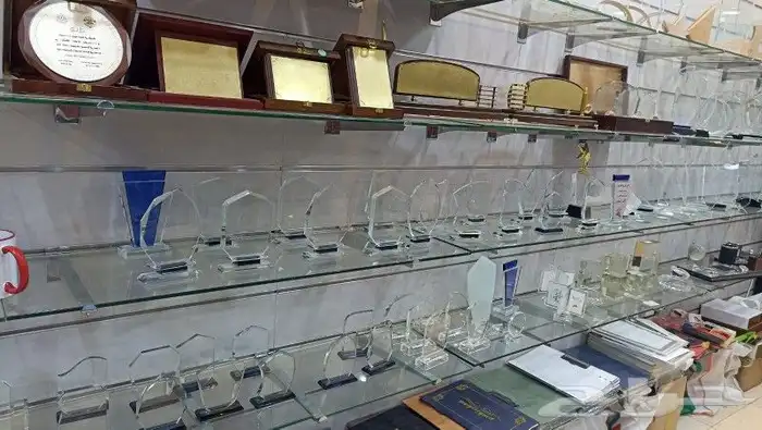 مطابع لتنغيذ جميع انواع الستيكرات والبوكسات والاكياس 12