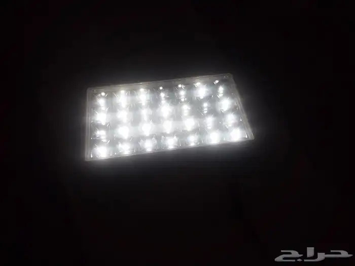 اميرجنسي لايت. كشاف قابل للشحن الكهربائي 1