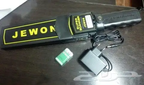 بوابة وأجهزة كشف المعادن 4