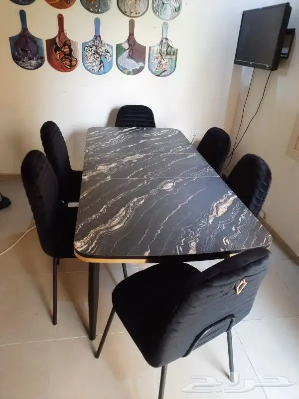 طاولات طعام بأحدث الاشكال 0