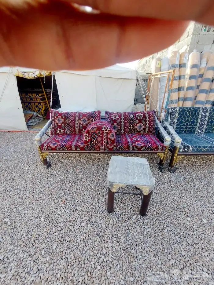 طاولات وكراسي 7