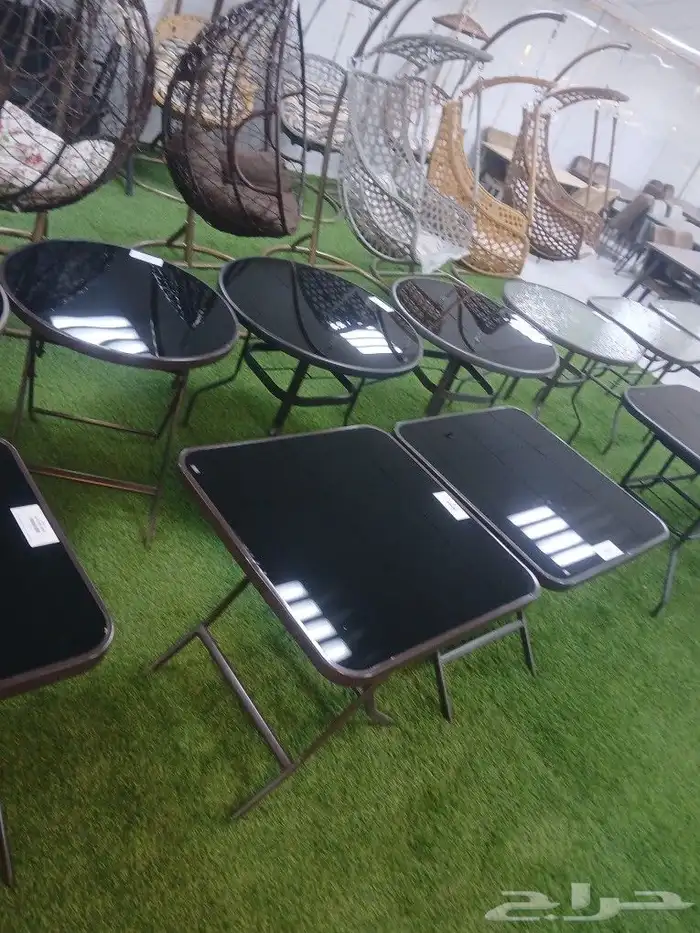 طاولات كافيهات قزاز بألوان وكراسي خفيفه 1