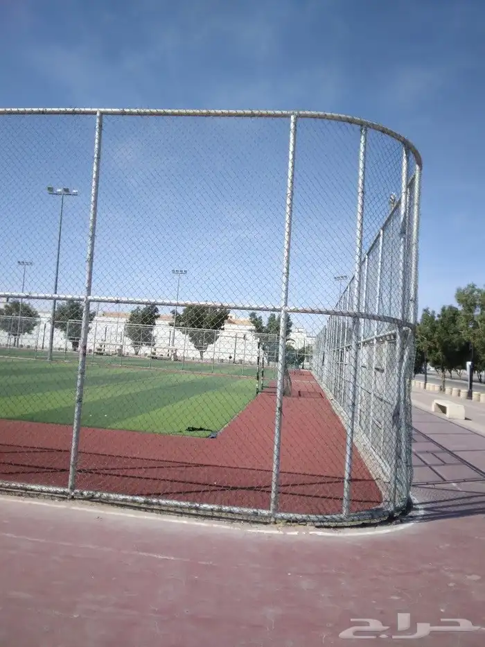 متخصصون في تركيب شبوك للمزارع والملاعب والاستراحات 0