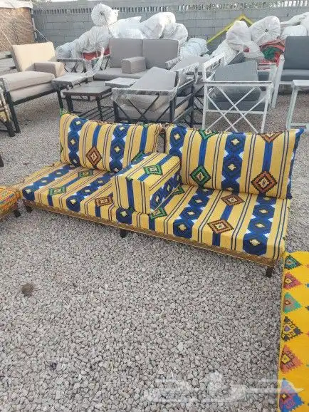 طاولات وكراسي 18