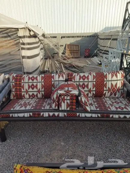 طاولات وكراسي 9