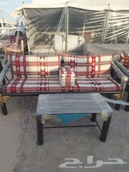 طاولات وكراسي 13