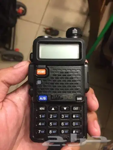 اجهزة اتصال 220ريال نداء لاسلكي جهاز ارسال baofeng uv5r 888s 1